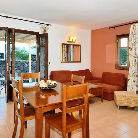 Flamboyant Private Pool Villa Playa Blanca (Lanzarote)